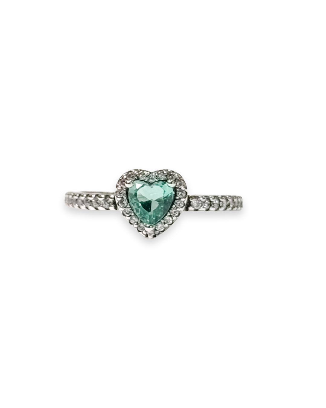 Anillo en corazón brillante