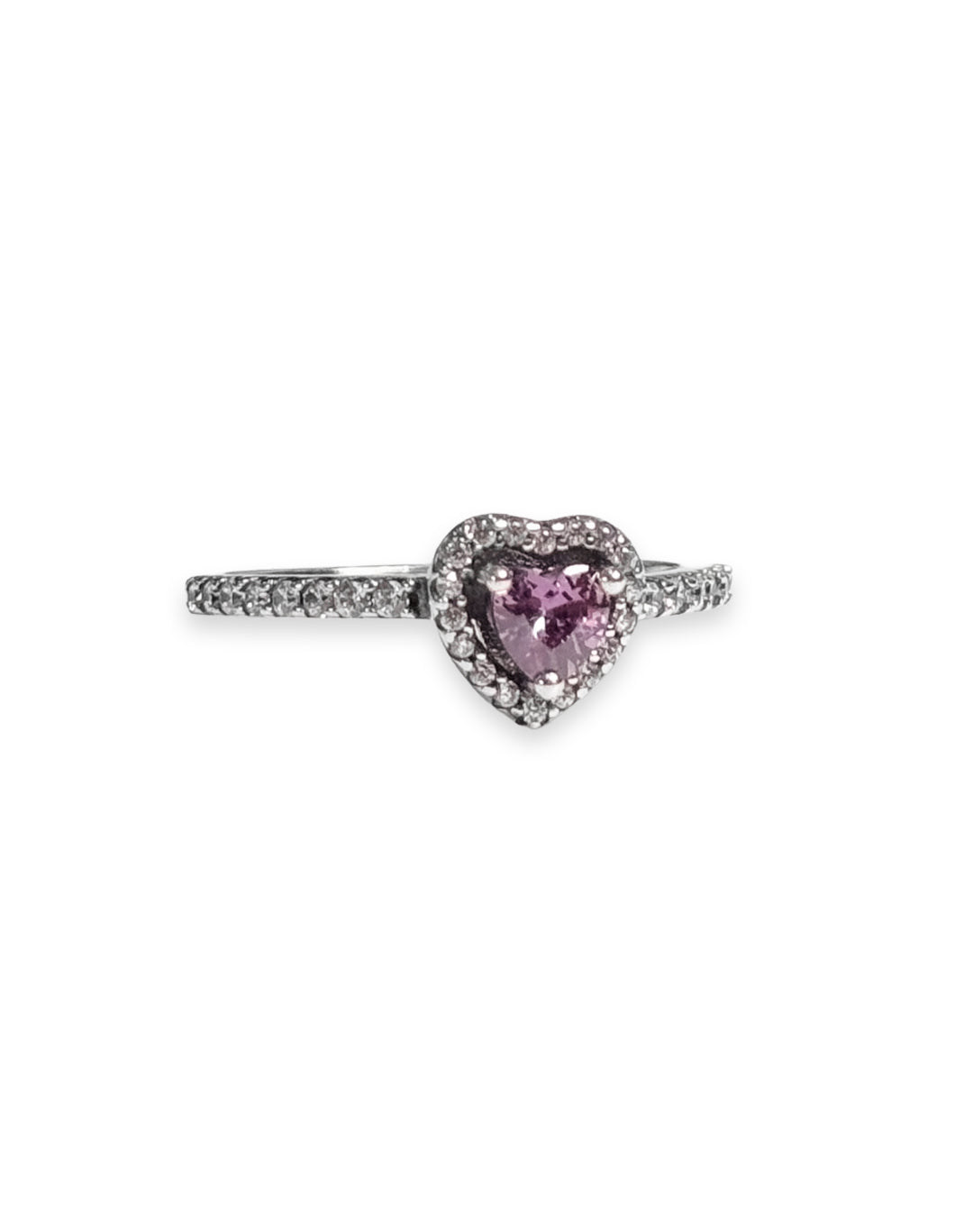 Anillo en corazón brillante