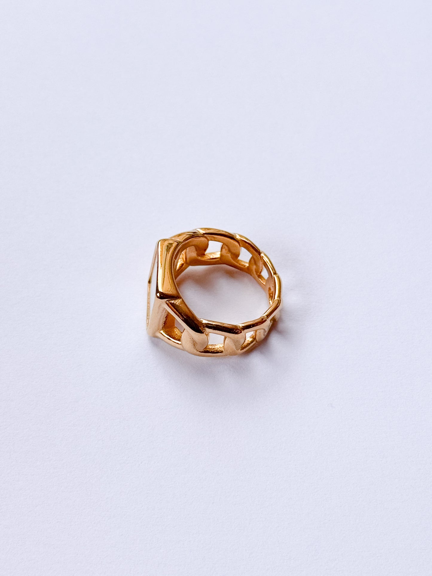 Anillo enredadora cuadrado en nácar