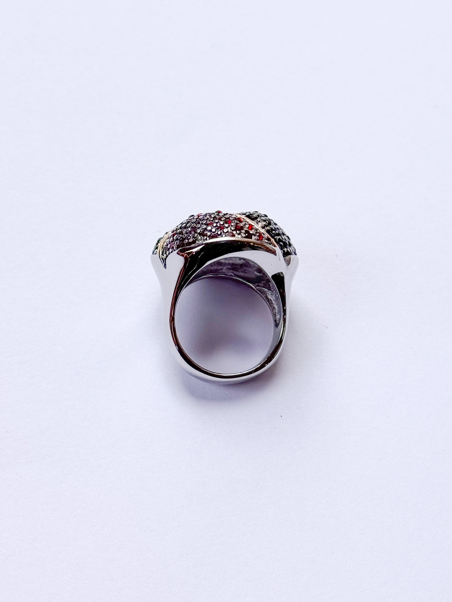 Anillo esfera de cristales