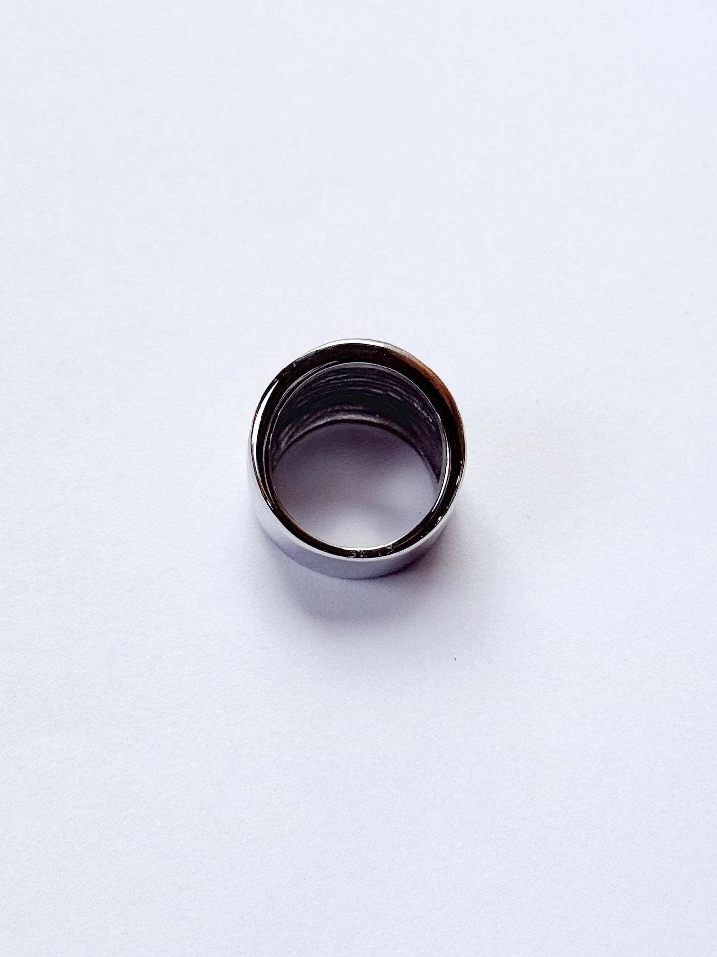 Anillo lazos brillantes