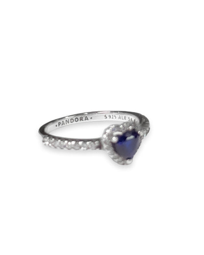 Anillo en corazón brillante