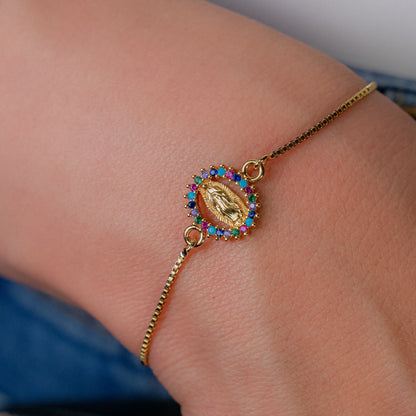 Pulsera ajustable con dije de virgen