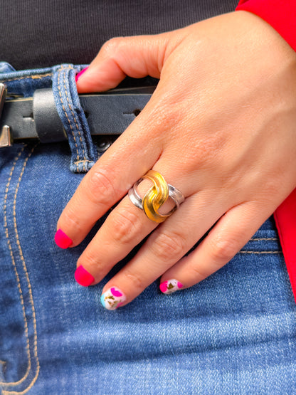 Anillo dos oros entrelazado