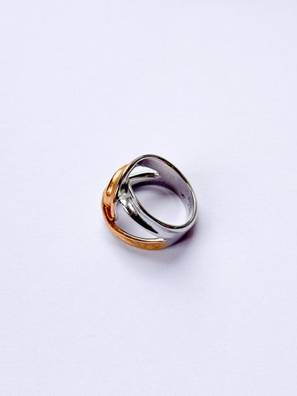 Anillo dos oros entrelazado