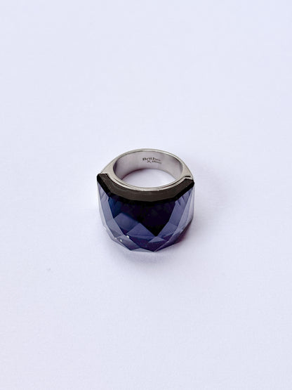 Anillo brillante cristalino