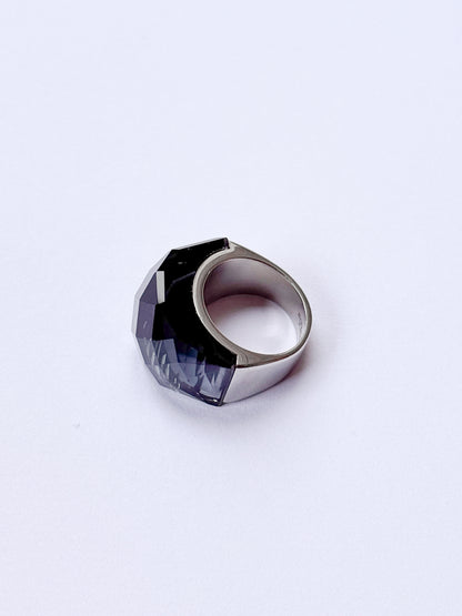 Anillo brillante cristalino