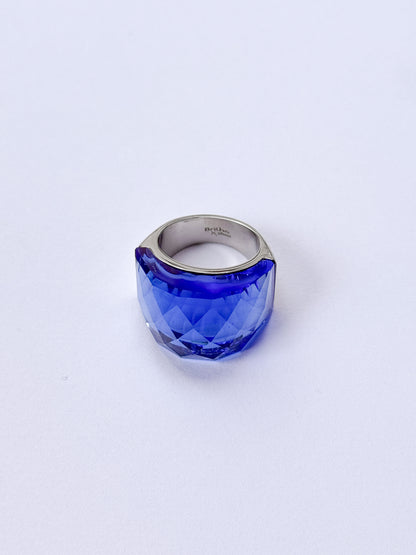 Anillo brillante cristalino